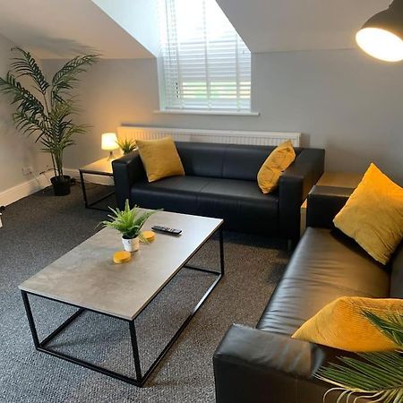 Fantastic Large 2 X Bedroom Flat, Free Parking 塞尔 外观 照片