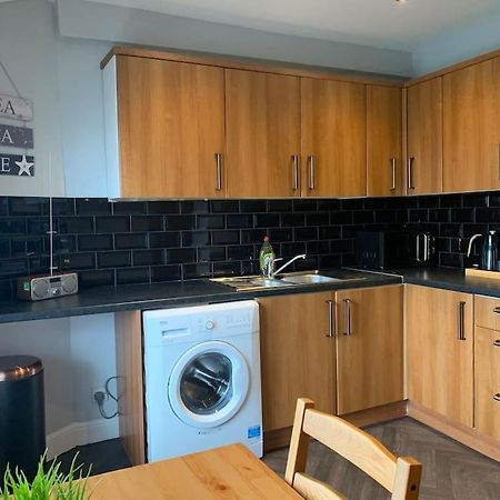 Fantastic Large 2 X Bedroom Flat, Free Parking 塞尔 外观 照片