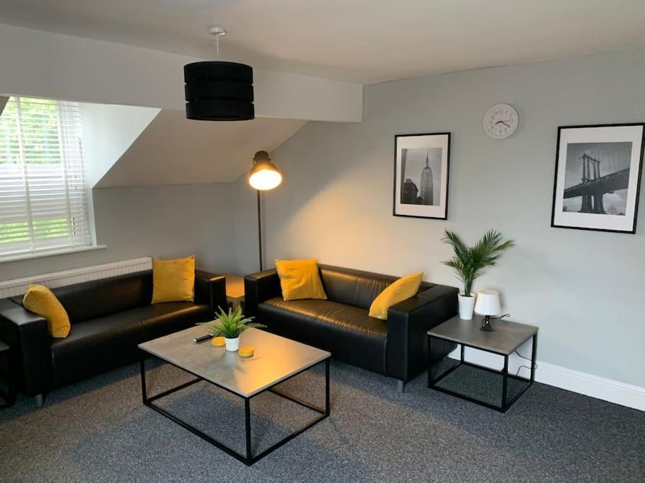 Fantastic Large 2 X Bedroom Flat, Free Parking 塞尔 外观 照片