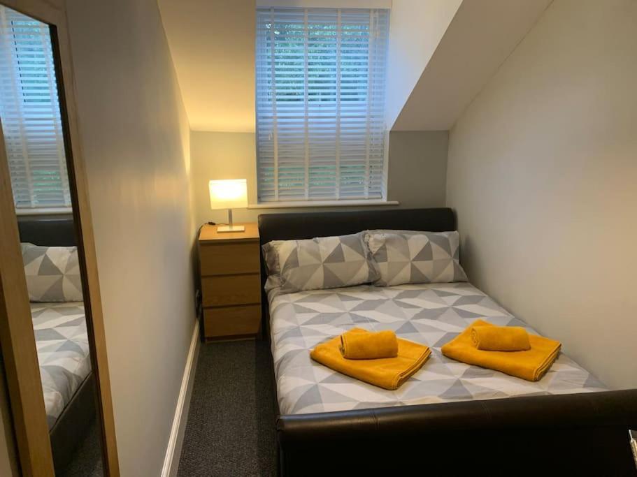 Fantastic Large 2 X Bedroom Flat, Free Parking 塞尔 外观 照片