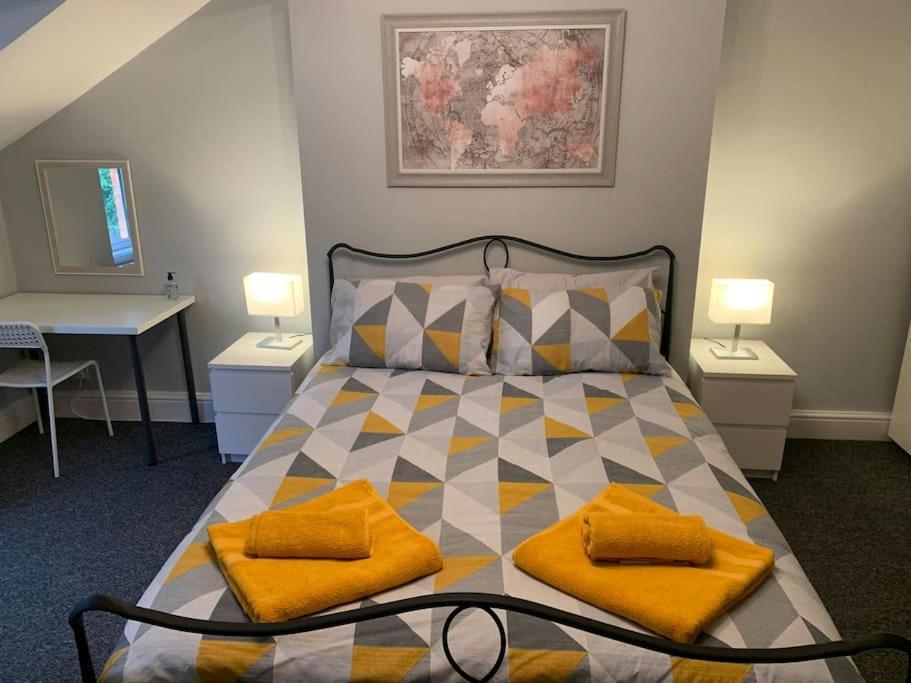 Fantastic Large 2 X Bedroom Flat, Free Parking 塞尔 外观 照片